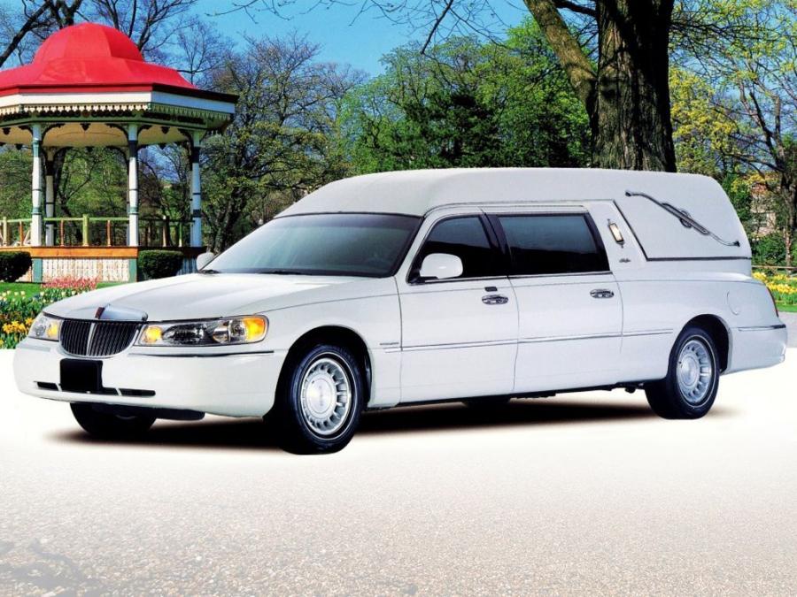 Lincoln Town Car Paramount Funeral Coach by Miller-Meteor '2000